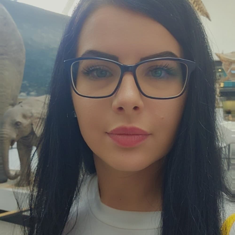 Mira Y. photo 1